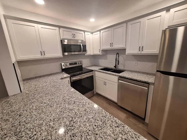 $2,100 | 1965 Southwest Silver Pine Way, Unit 118 E1, Palm City, FL 34990