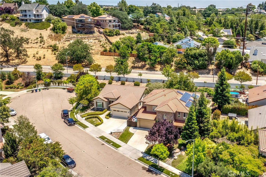 204 Vista Del Rio Court Paso Robles, CA 93446 - Photo 3 of 43 The home is located on a great cul-de-sac lot, no through traffic!