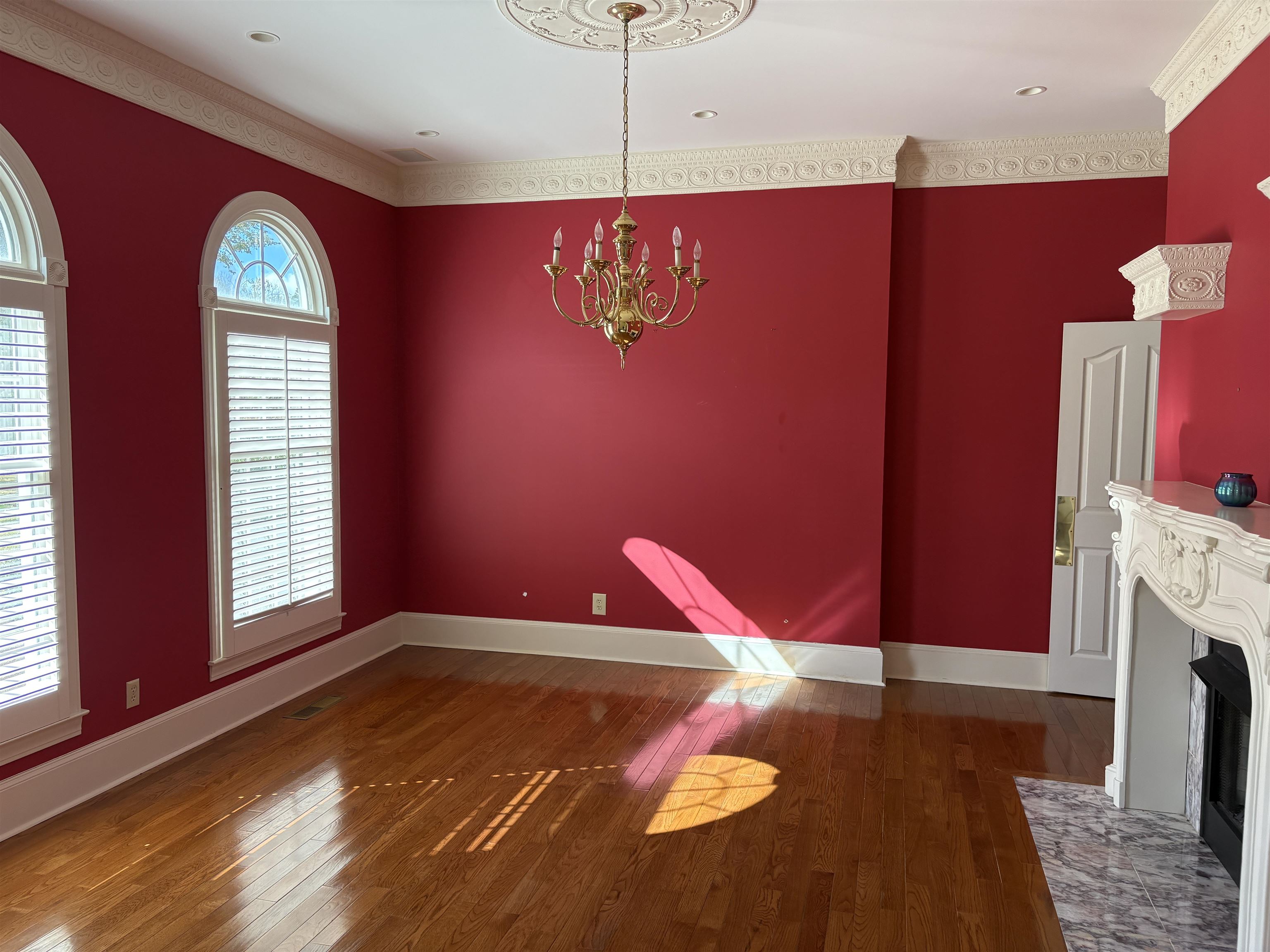1200 Sand Ridge Bargerton Road Lexington, TN 38351 - Photo 29 of 40 a view of a livingroom with furniture fire place and a chandelier