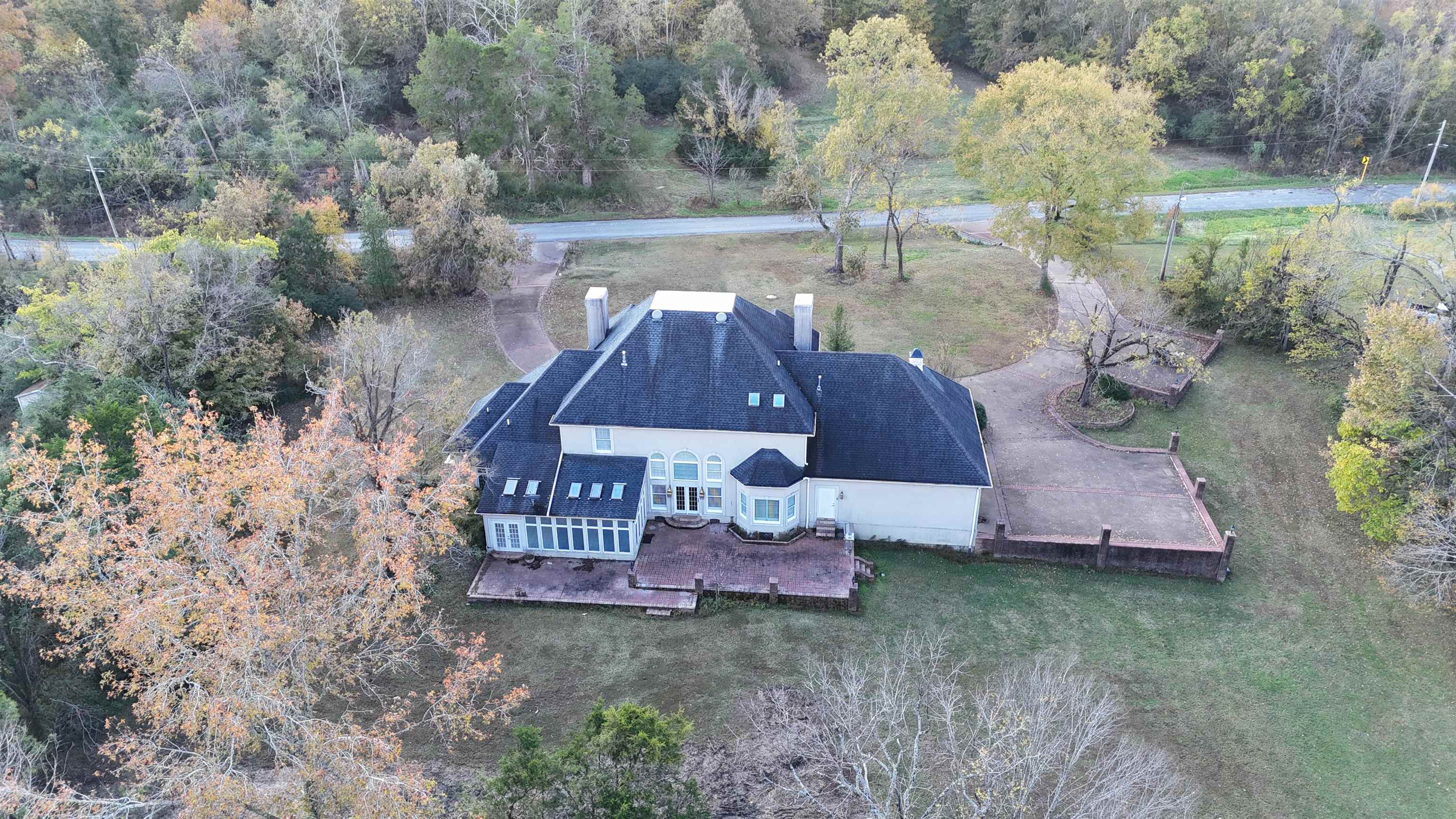1200 Sand Ridge Bargerton Road Lexington, TN 38351 - Photo 3 of 40 a view of a house with a yard