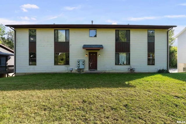 $425,000 | 3920 West 13th Street, Davenport, IA 52804