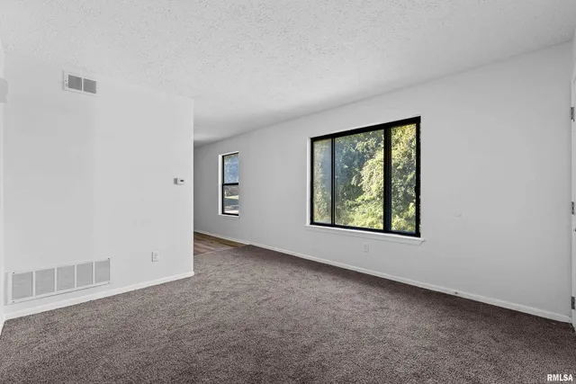 $425,000 | 3920 West 13th Street, Davenport, IA 52804