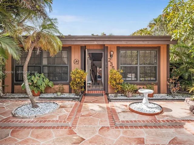 $425,000 | 2350 Elm Court, Pembroke Pines, FL 33026