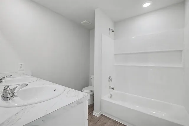 $2,150 | 212 Arbor Court, Granbury, TX 76048