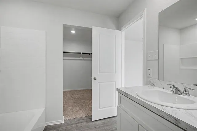 $2,150 | 212 Arbor Court, Granbury, TX 76048