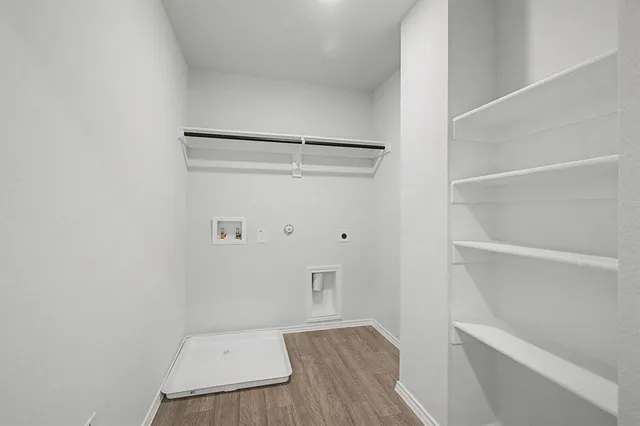 $2,150 | 212 Arbor Court, Granbury, TX 76048