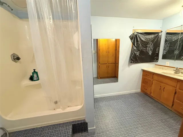 $145,000 | 127 North Erskine Street, Angleton, TX 77515