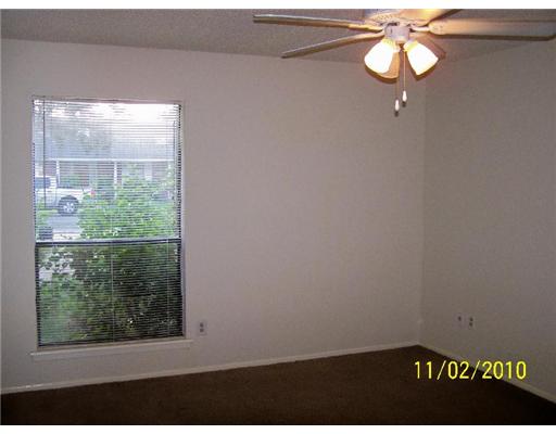 6717 Oakgate Drive Corpus Christi, TX 78413 - Photo 5 of 10 a view of a window