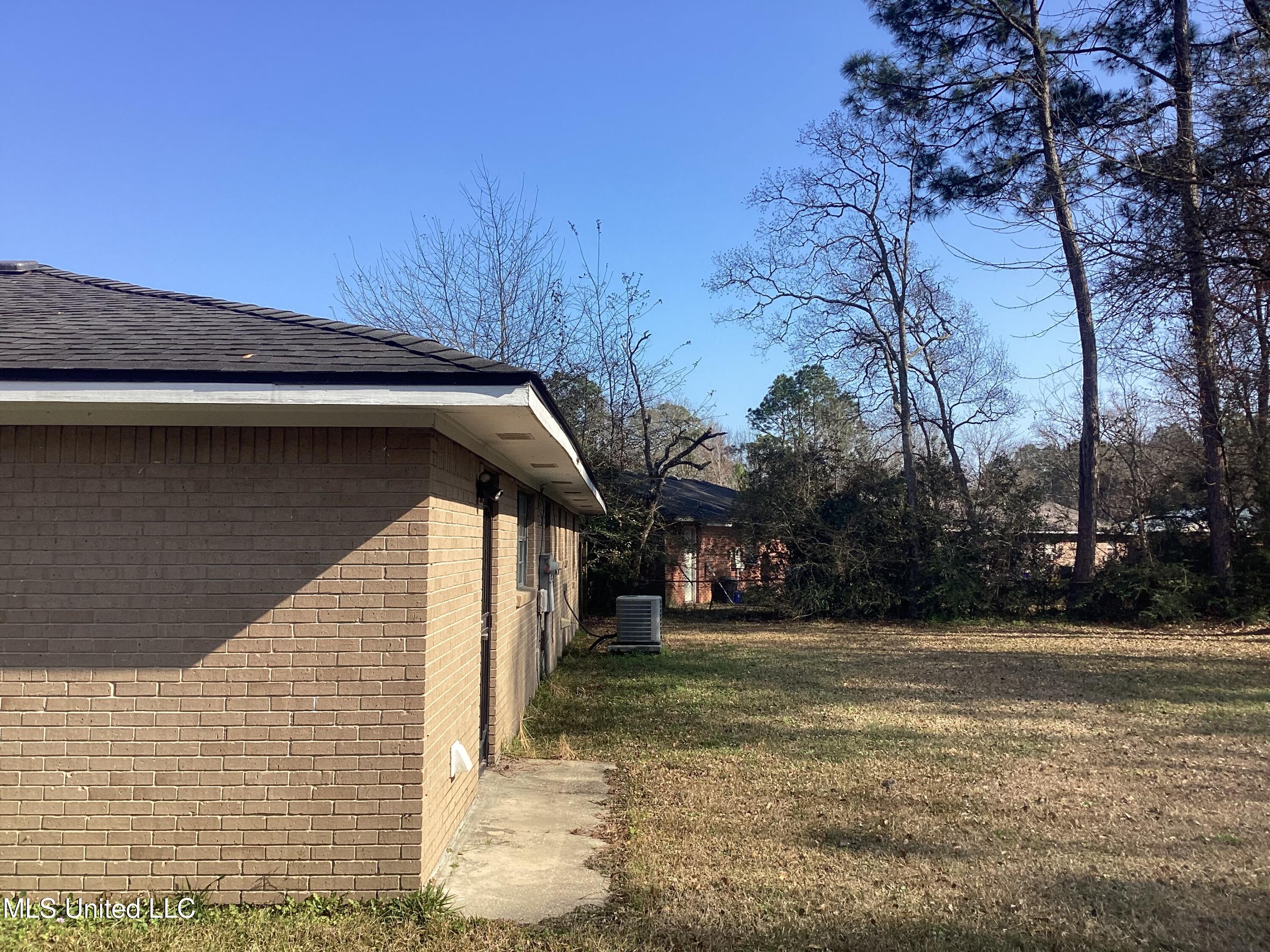 5621 Picidally Circle Gautier, MS 39553 - Photo 17 of 18 Backyard