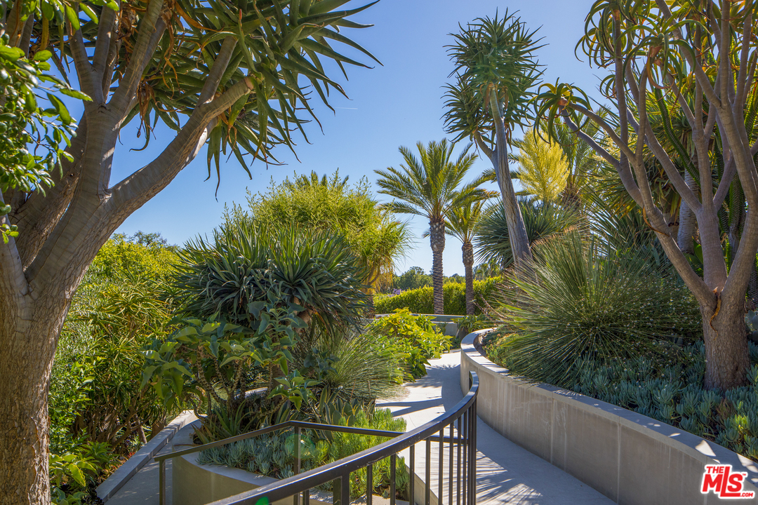 1108 Tower Road Beverly Hills, CA 90210 - Photo 48 of 52