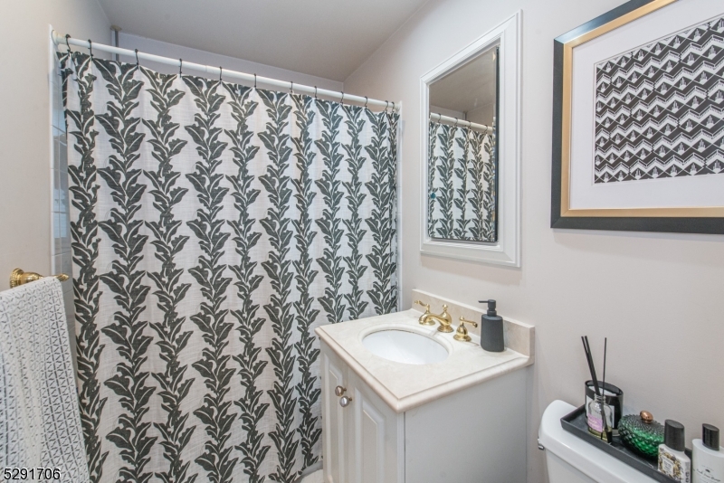 39 Harrison Avenue, Unit 9 Montclair, NJ 07042 - Photo 11 of 15