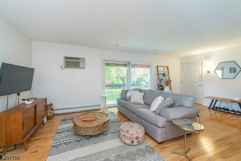 39 Harrison Avenue, Unit 9 Montclair, NJ 07042 - Photo 4 of 15