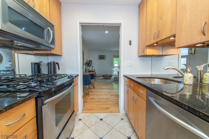 39 Harrison Avenue, Unit 9 Montclair, NJ 07042 - Photo 8 of 15