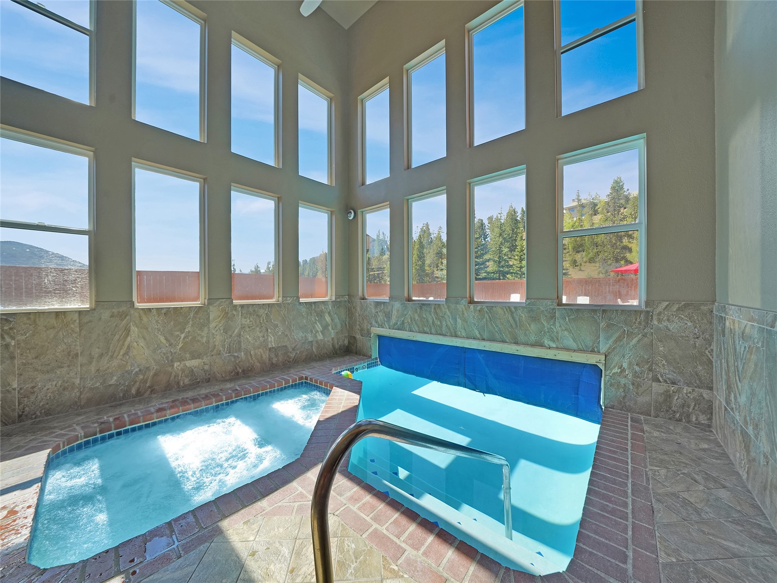 31 Pinnacle Lane Dillon, CO 80435 - Photo 49 of 50 a view of an chairs and table in the balcony