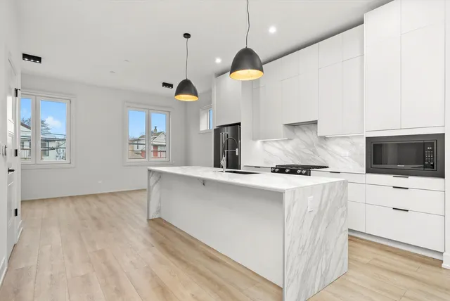 $749,000 | 4210 West Belmont Avenue, Unit 1, Chicago, IL 60641