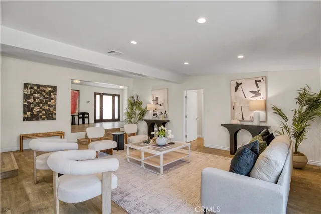 $1,195,000 | 17941 Emelita Street, Encino, CA 91316