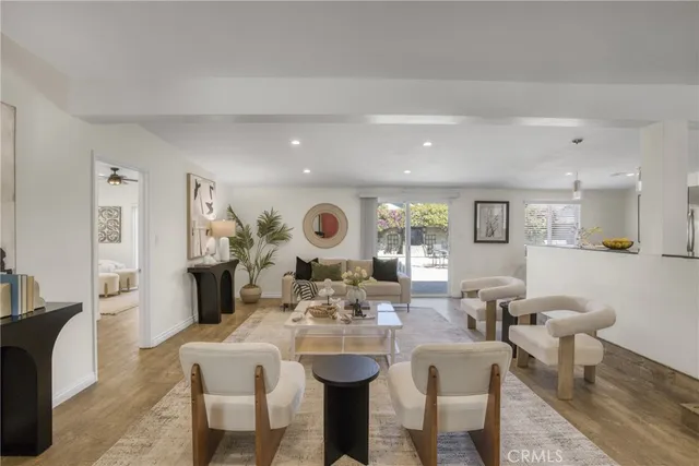 $1,195,000 | 17941 Emelita Street, Encino, CA 91316