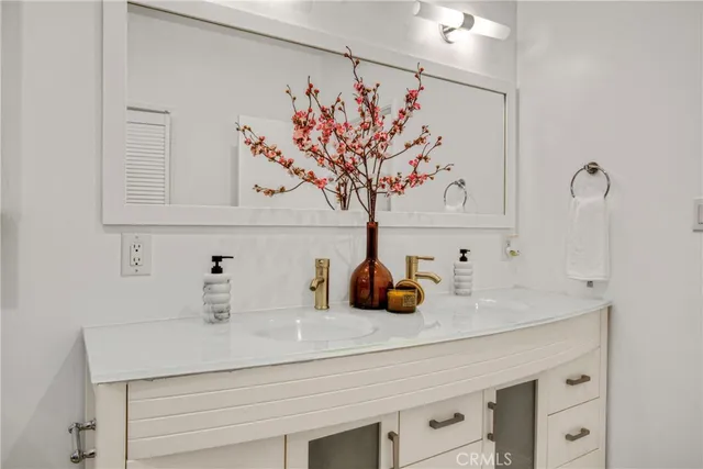 $1,195,000 | 17941 Emelita Street, Encino, CA 91316