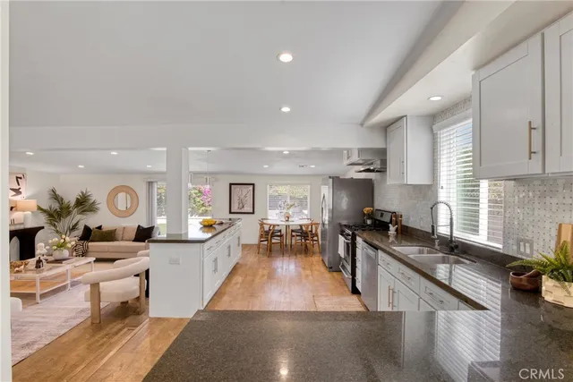 $1,195,000 | 17941 Emelita Street, Encino, CA 91316