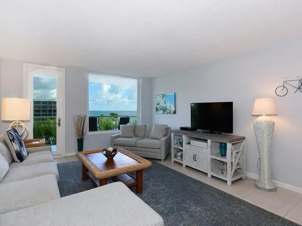 $3,200 | 3450 South Ocean Boulevard, Unit 406, Palm Beach, FL 33480