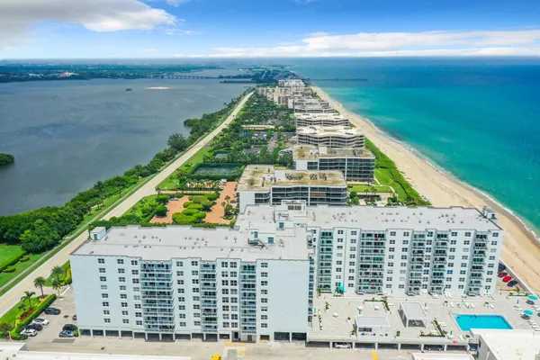 $3,200 | 3450 South Ocean Boulevard, Unit 406, Palm Beach, FL 33480