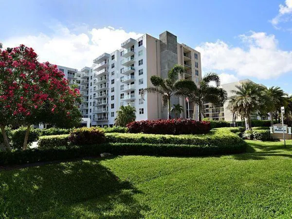 $3,200 | 3450 South Ocean Boulevard, Unit 406, Palm Beach, FL 33480