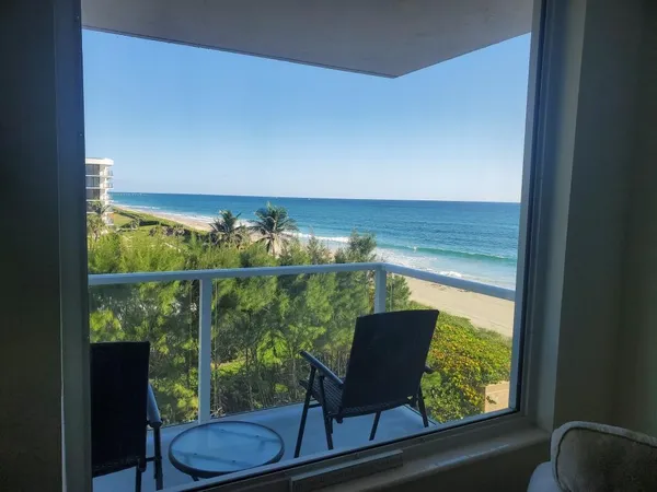 $3,200 | 3450 South Ocean Boulevard, Unit 406, Palm Beach, FL 33480