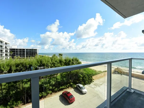 $3,200 | 3450 South Ocean Boulevard, Unit 406, Palm Beach, FL 33480