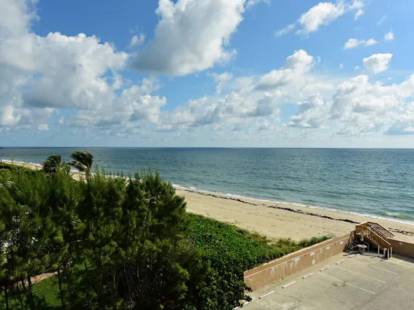 $3,200 | 3450 South Ocean Boulevard, Unit 406, Palm Beach, FL 33480
