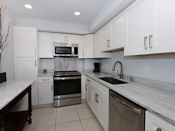 $3,200 | 3450 South Ocean Boulevard, Unit 406, Palm Beach, FL 33480