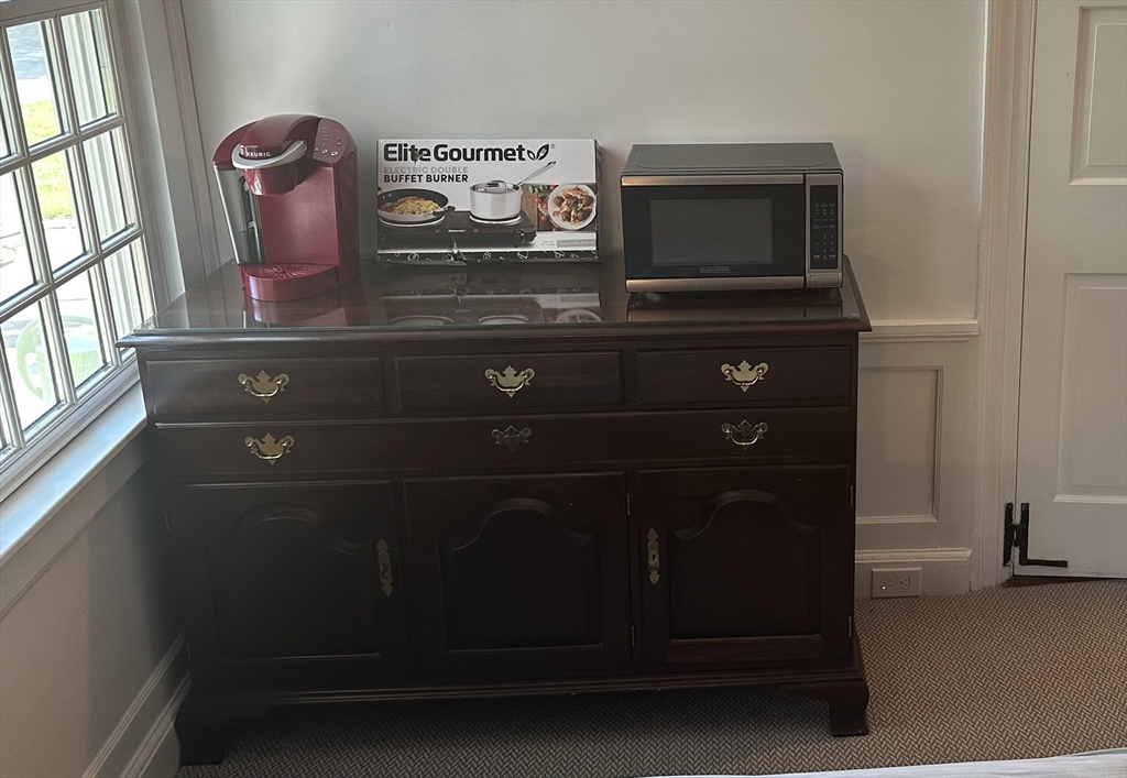 21 Old Head Of Bay Road, Unit 1 Bourne, MA 02532 - Photo 6 of 20