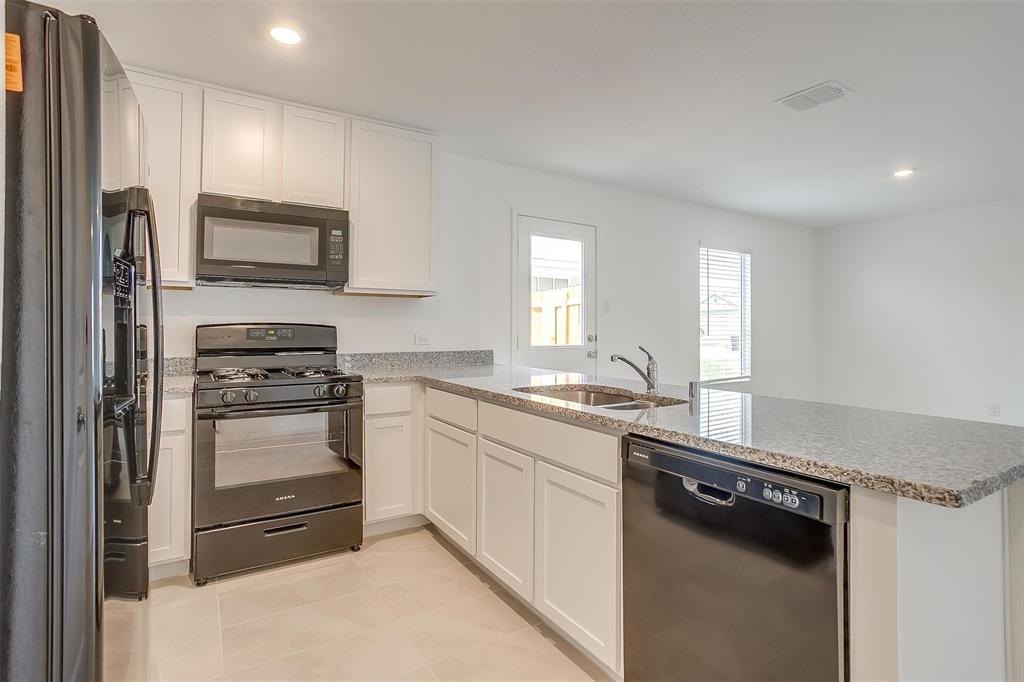 9833 Trusler Road Fort Worth, TX 76179 - Photo 11 of 24