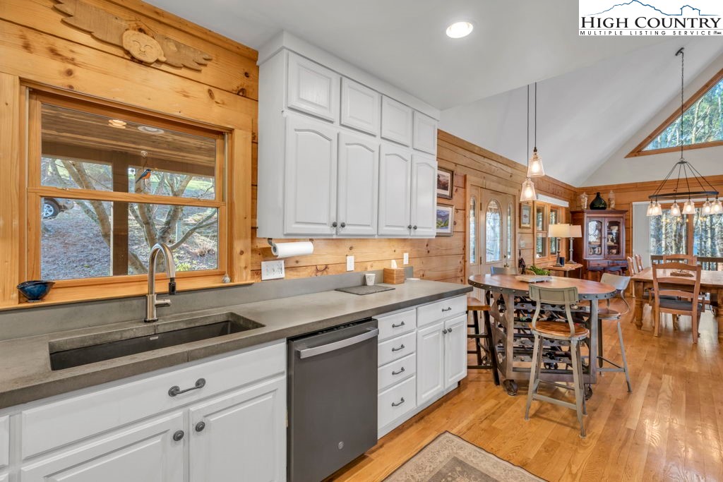 672 Kalmia Lane Boone, NC 28607 - Photo 12 of 36