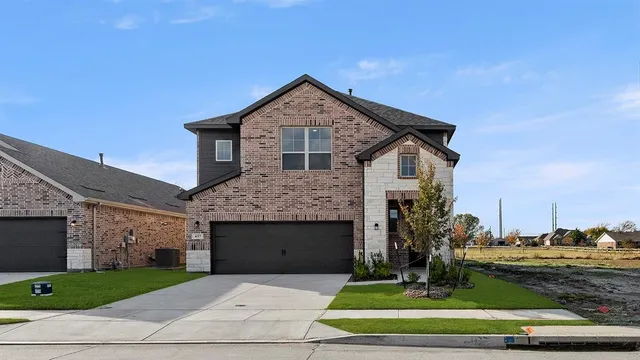 $374,990 | 437 Silent Pond Park, Lavon, TX 75166