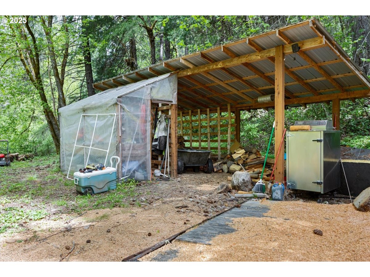 2128 Starveout Creek Road Azalea, OR 97410 - Photo 27 of 32