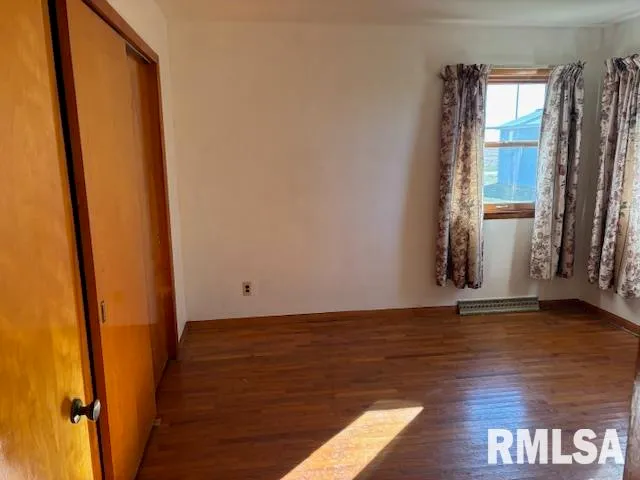 $249,000 | 32624 Route 111 Road, Modesto, IL 62667