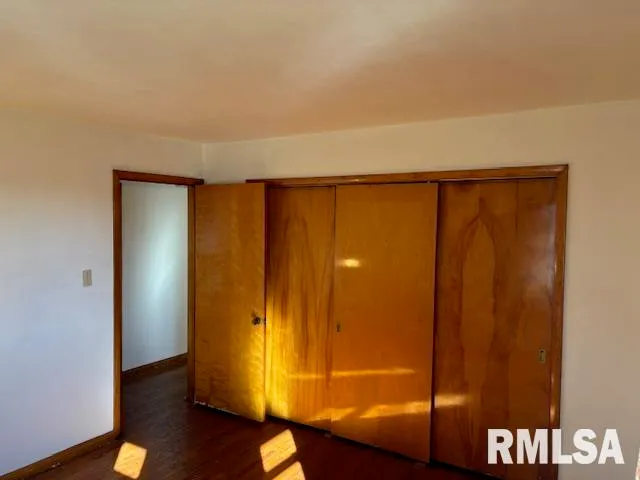 $249,000 | 32624 Route 111 Road, Modesto, IL 62667