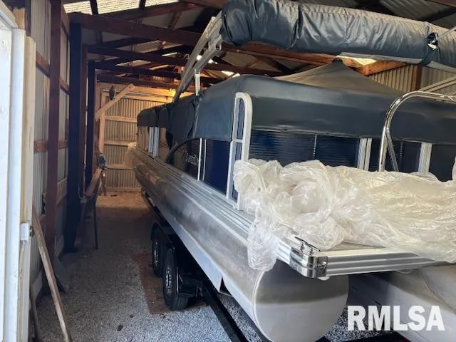 $249,000 | 32624 Route 111 Road, Modesto, IL 62667