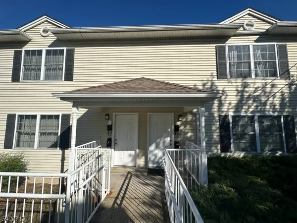 $2,295 | 111 Harris Avenue, Unit 5, Middlesex, NJ 08846