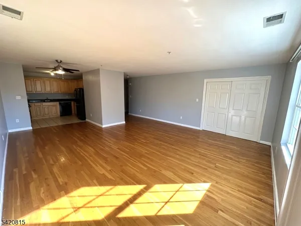 $2,295 | 111 Harris Avenue, Unit 5, Middlesex, NJ 08846
