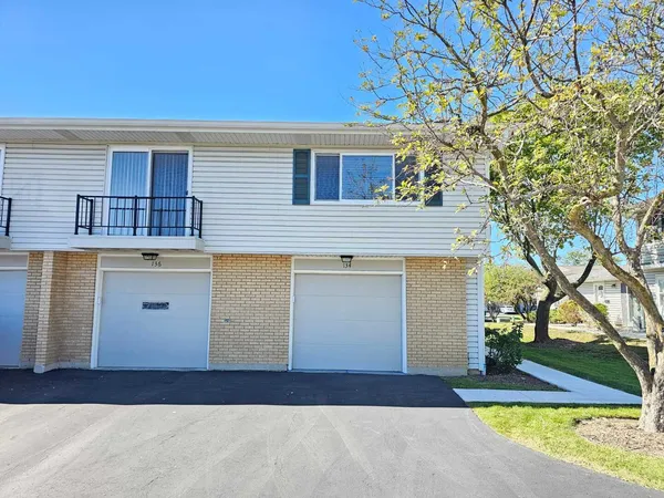 $1,995 | 134 Shattuck Court, Unit 2, Schaumburg, IL 60193