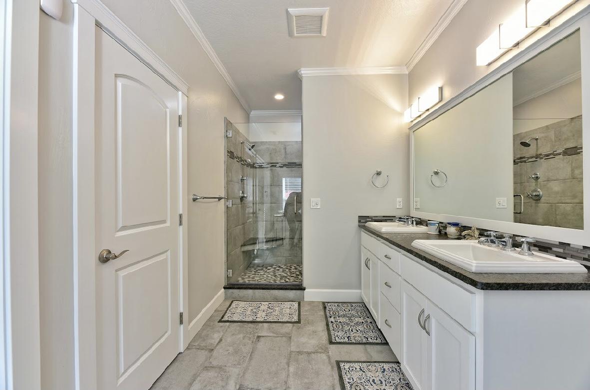 945 Granite Ridge Circle Jacksonville, OR 97530 - Photo 24 of 43 EA3F863D-F641-4516-8542-B93391B6AA21