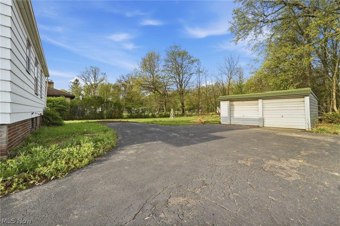 6210 Crossview Road Seven Hills, OH 44131 - Photo 8 of 45