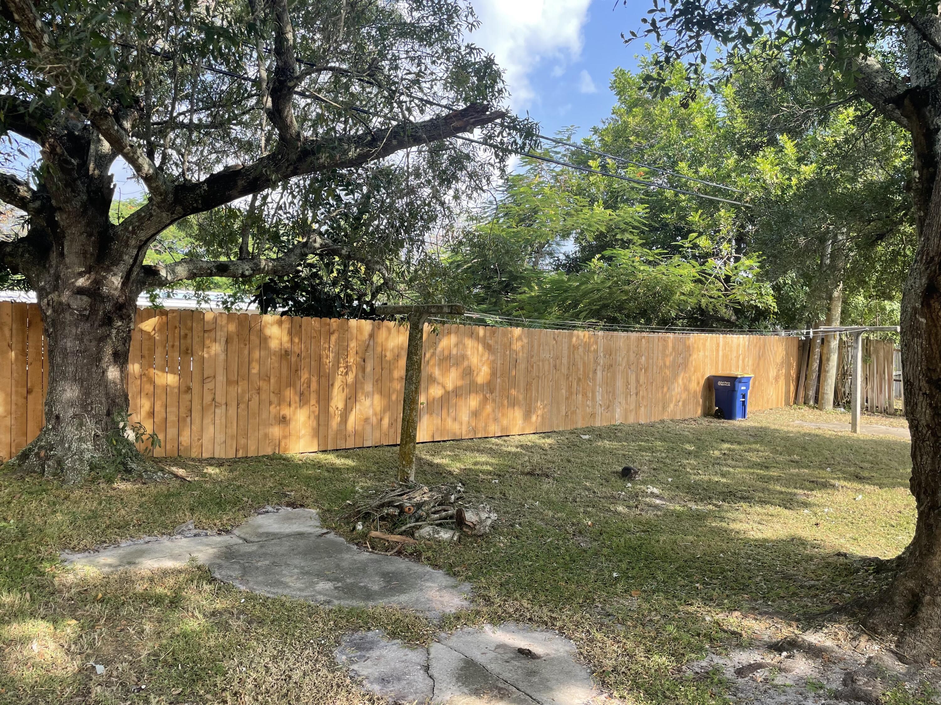 1109 Colonial Road Fort Pierce, FL 34950 - Photo 12 of 54 IMG_0522