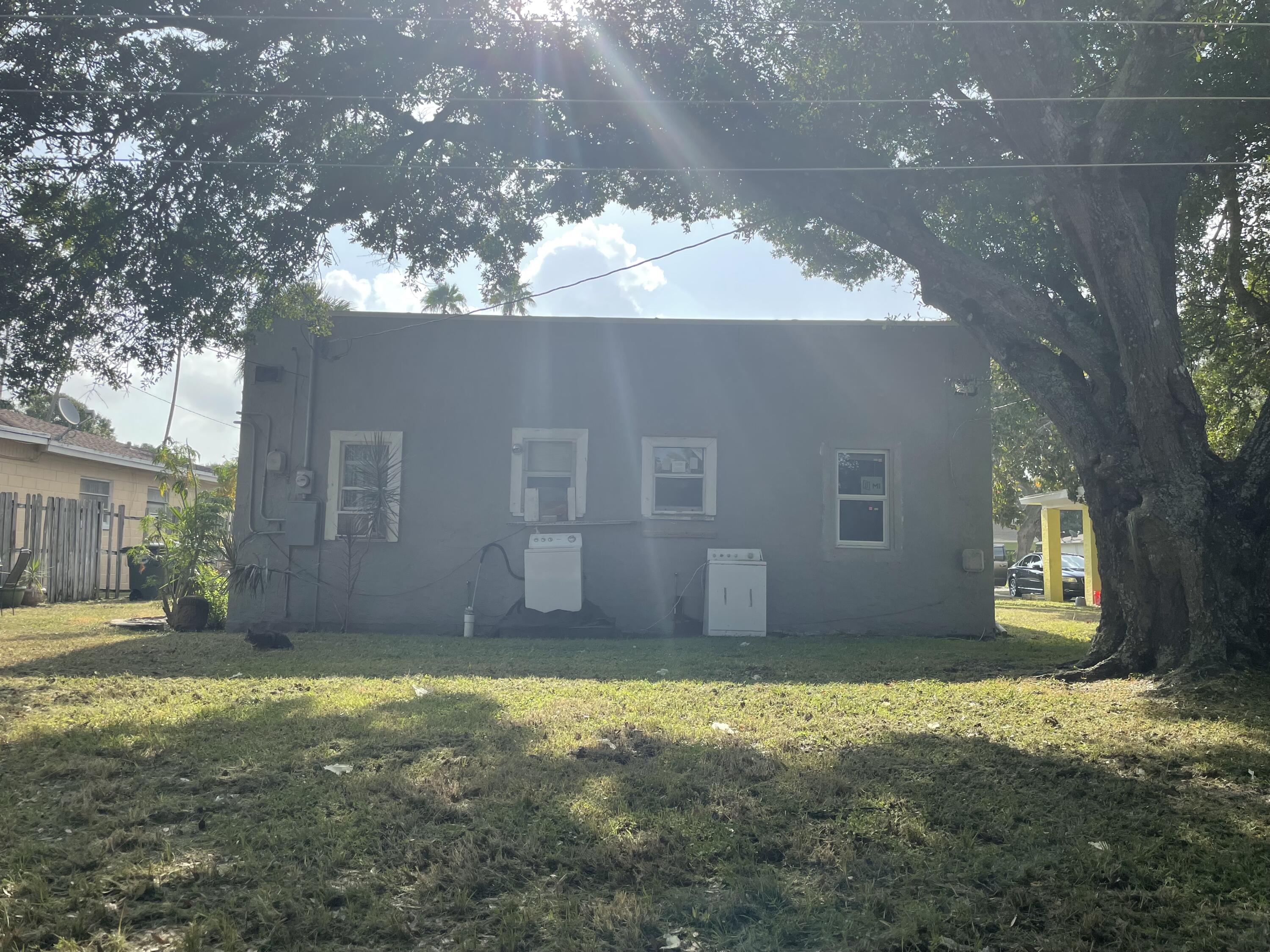 1109 Colonial Road Fort Pierce, FL 34950 - Photo 13 of 54 IMG_0524