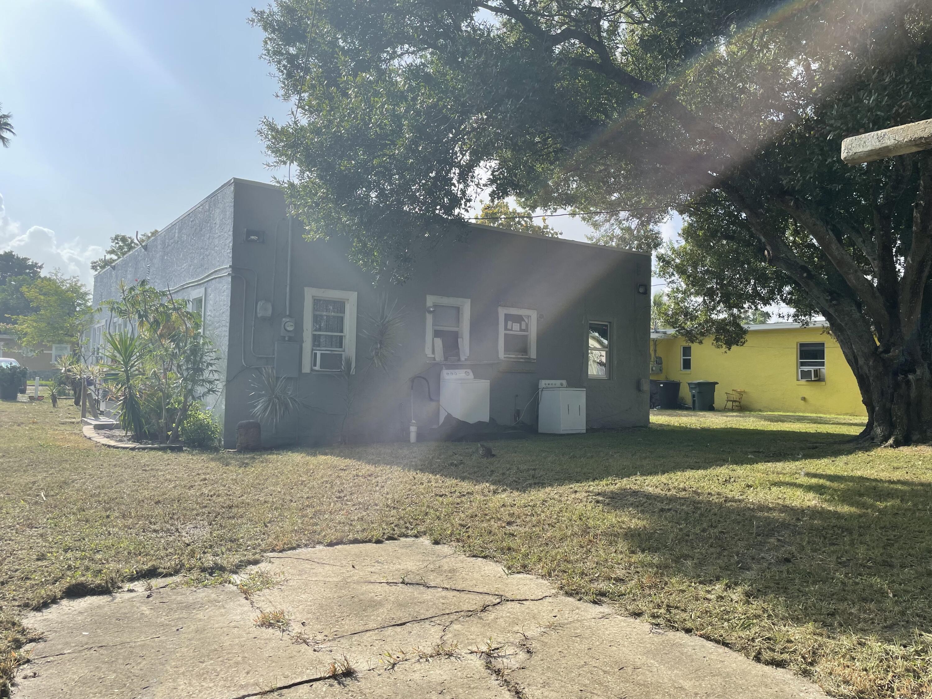 1109 Colonial Road Fort Pierce, FL 34950 - Photo 14 of 54 IMG_0525