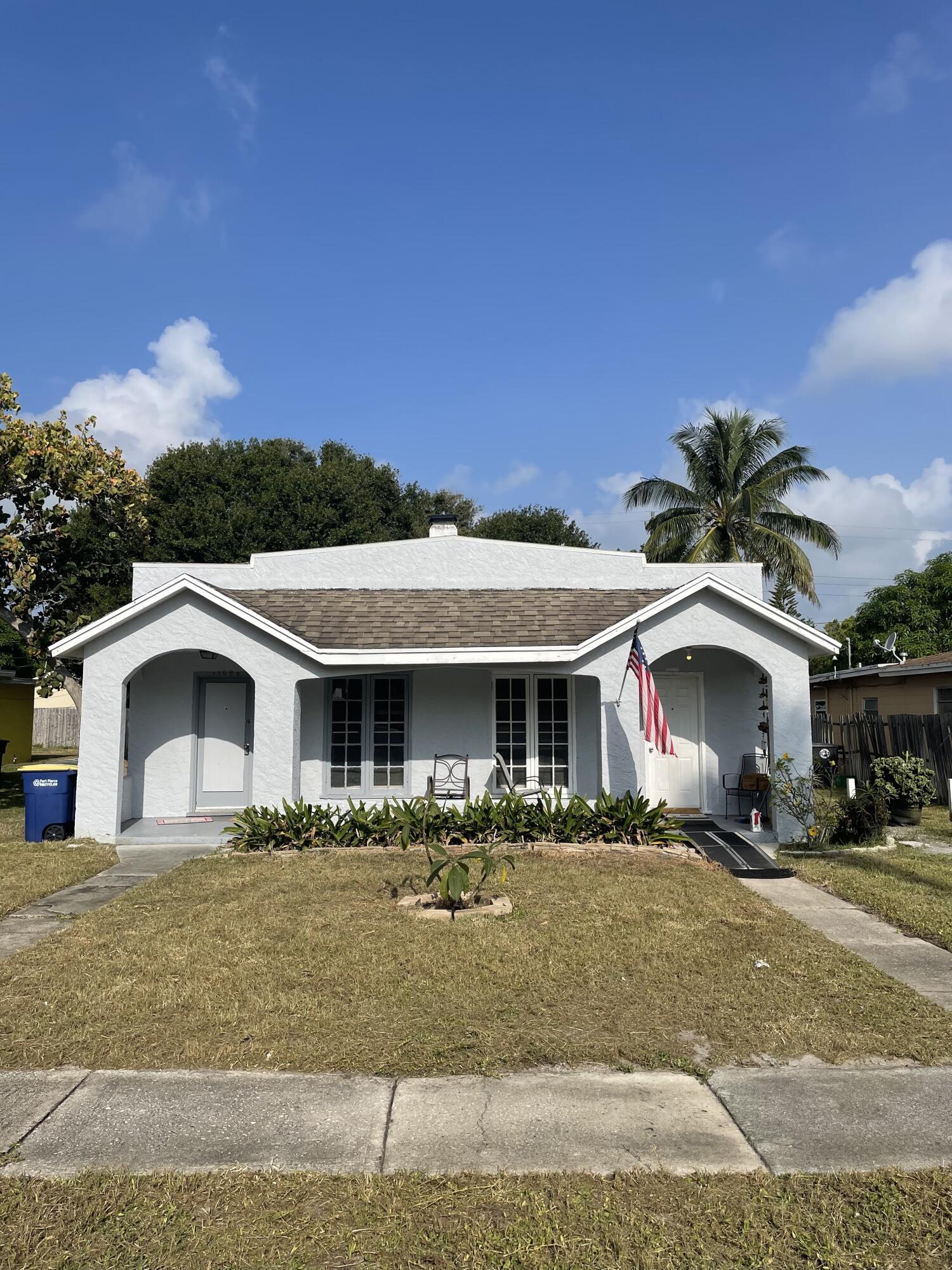 1109 Colonial Road Fort Pierce, FL 34950 - Photo 2 of 54 IMG_0509