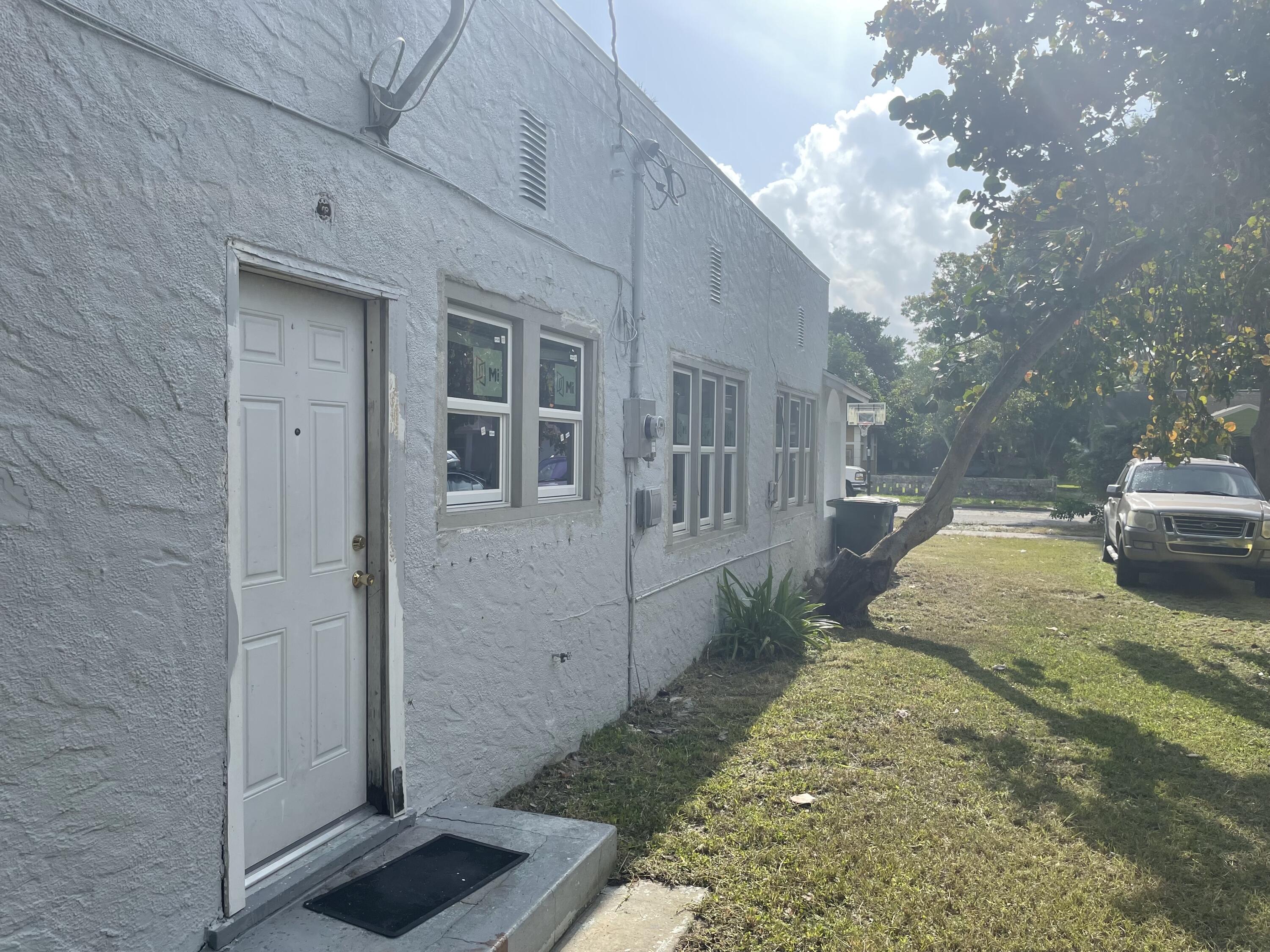 1109 Colonial Road Fort Pierce, FL 34950 - Photo 21 of 54 IMG_0532