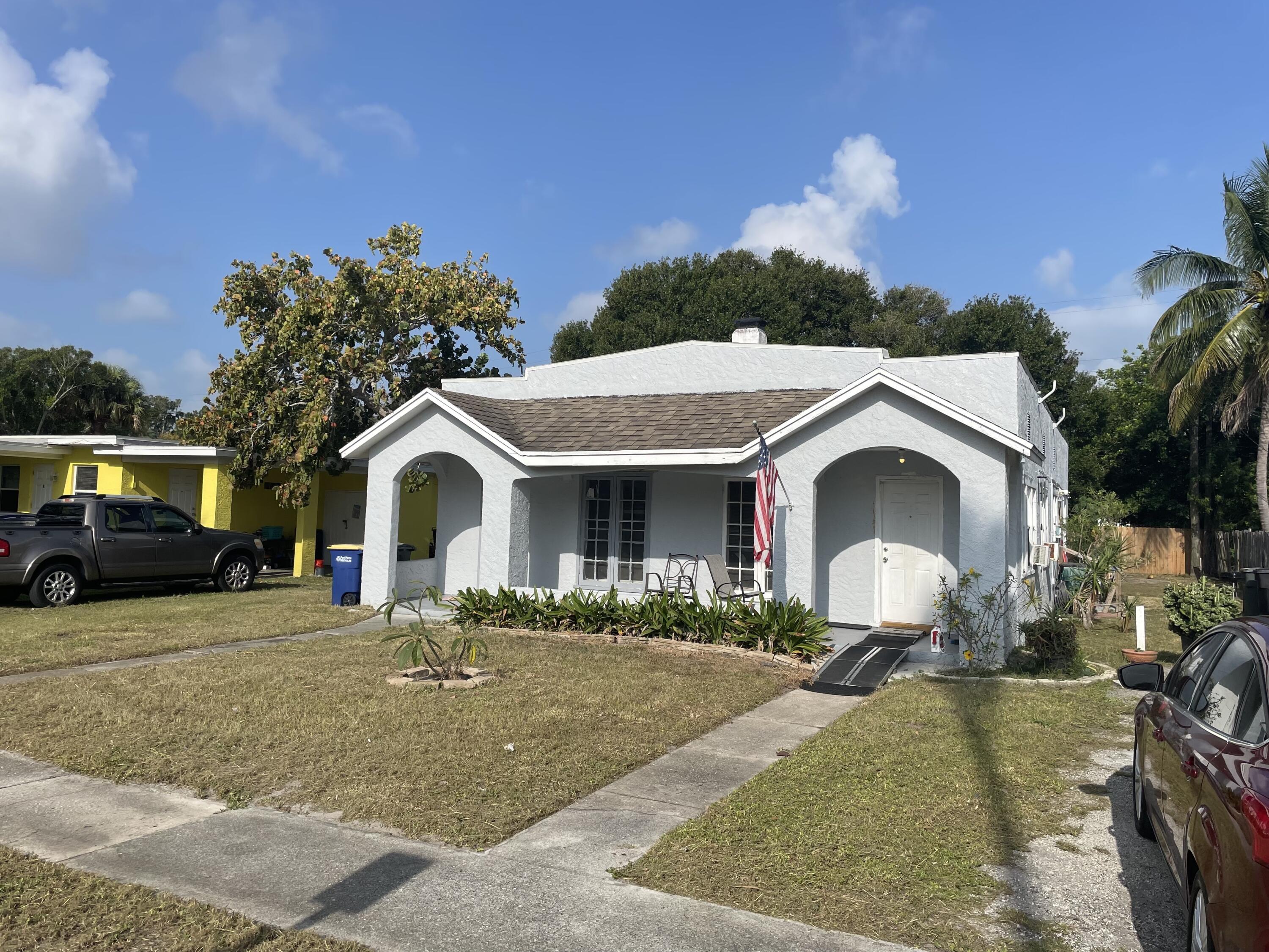 1109 Colonial Road Fort Pierce, FL 34950 - Photo 5 of 54 IMG_0513