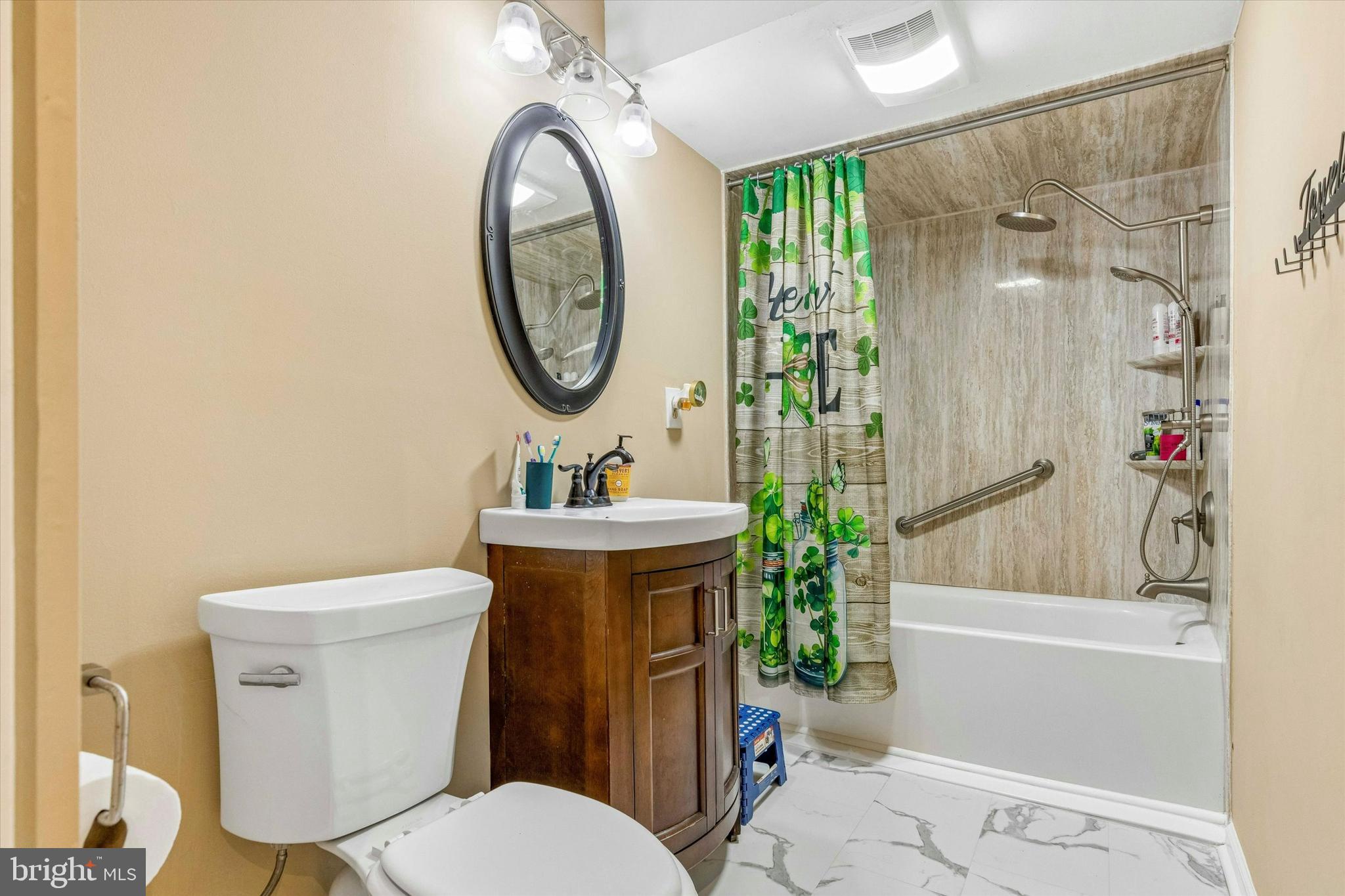 3006 Wild Run Road Pennsburg, PA 18073 - Photo 16 of 30 Primary Bathroom